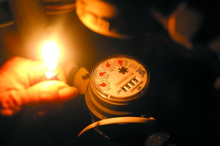 1個(gè)月居然用水67噸　這智能水表怎么了？